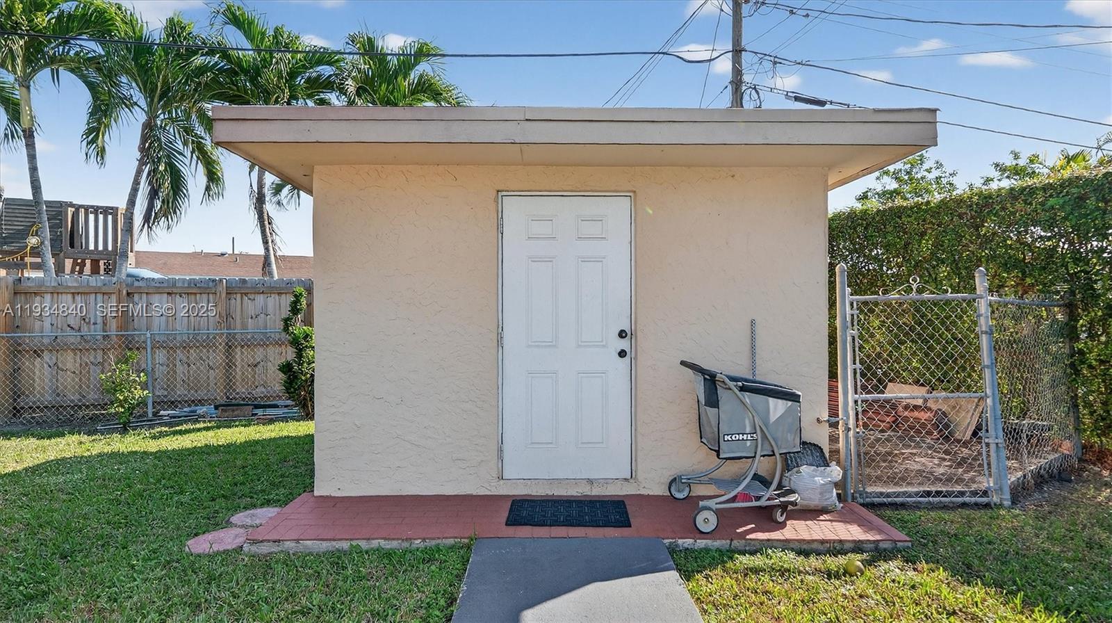 CORAL PARK ESTATES SEC 3 - Residential