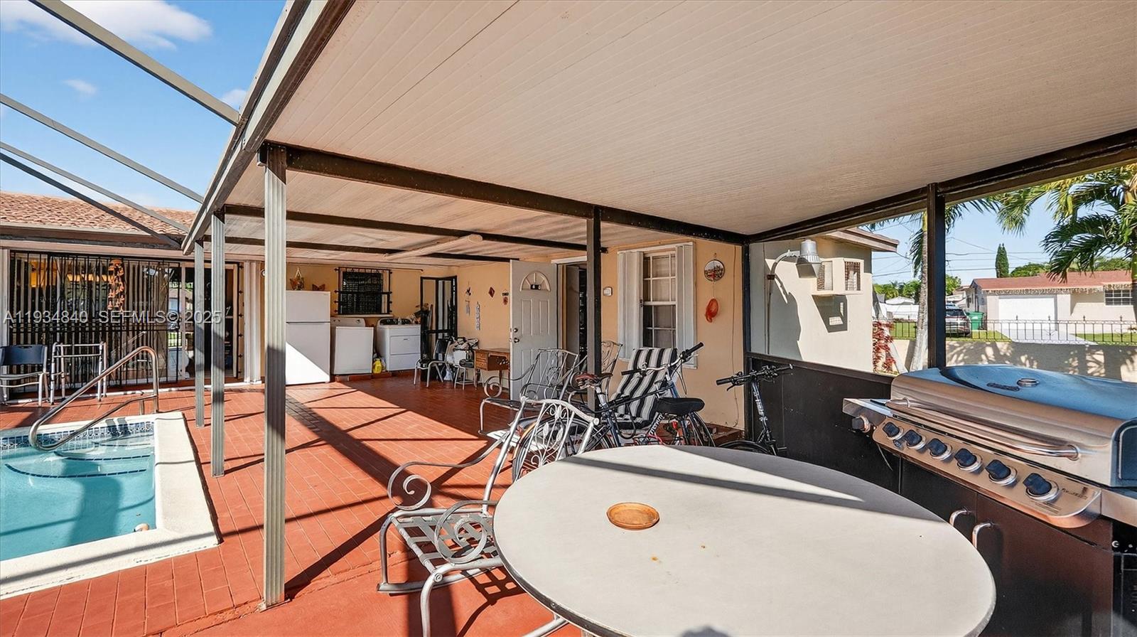 CORAL PARK ESTATES SEC 3 - Residential