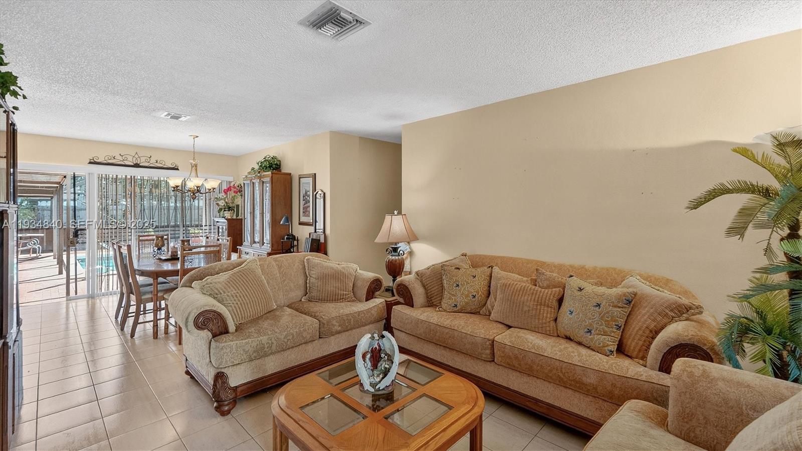 CORAL PARK ESTATES SEC 3 - Residential