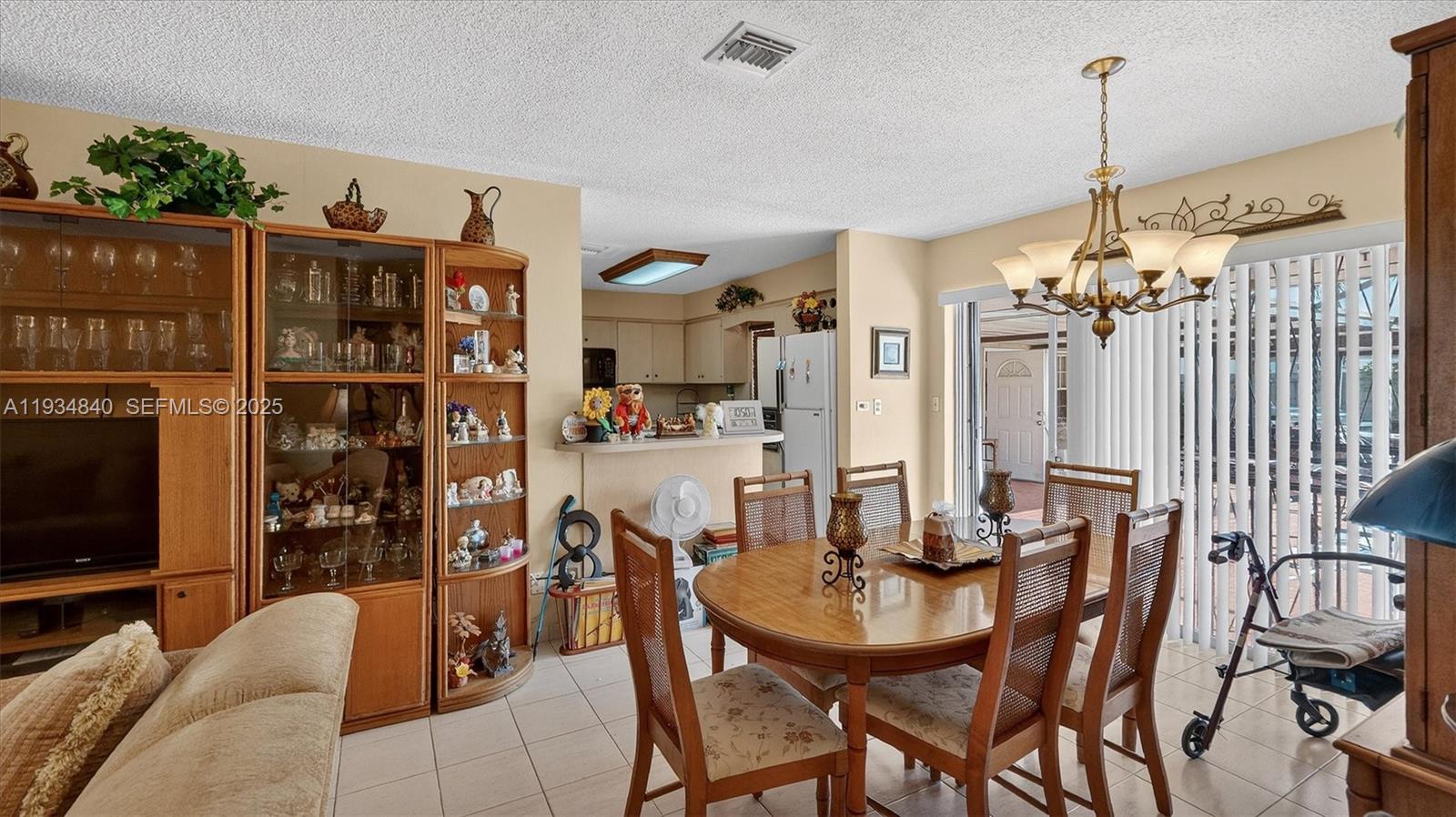 CORAL PARK ESTATES SEC 3 - Residential