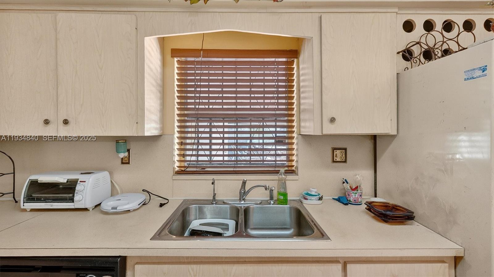 CORAL PARK ESTATES SEC 3 - Residential