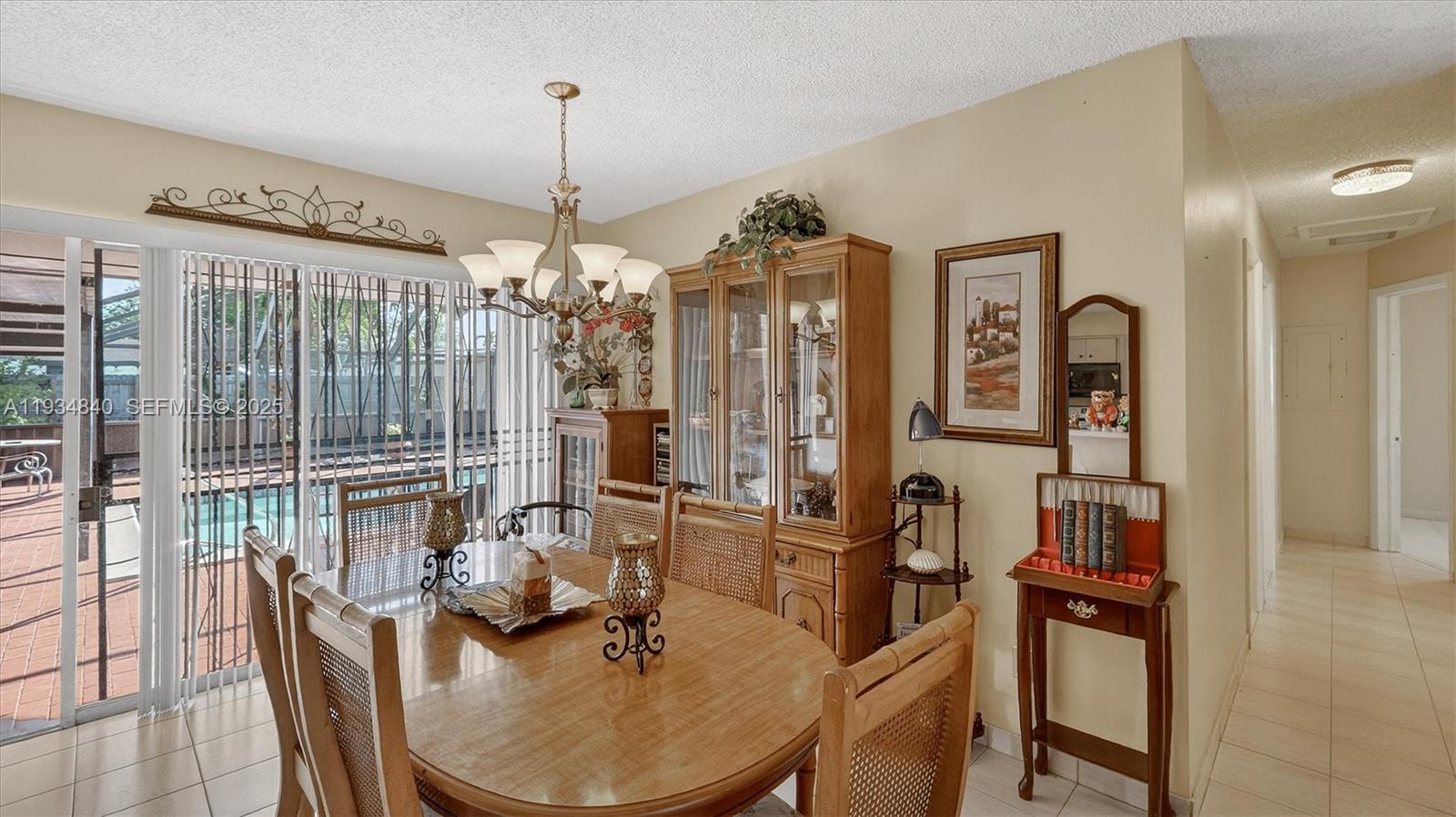 CORAL PARK ESTATES SEC 3 - Residential