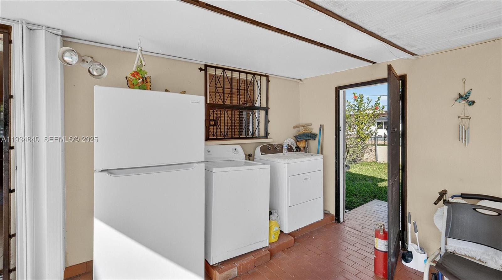 CORAL PARK ESTATES SEC 3 - Residential