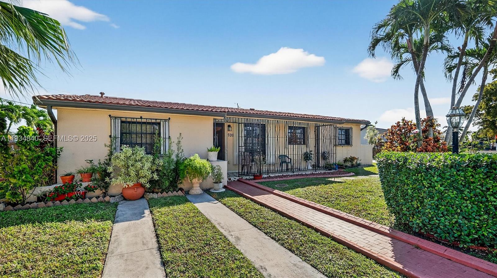 CORAL PARK ESTATES SEC 3 - Residential