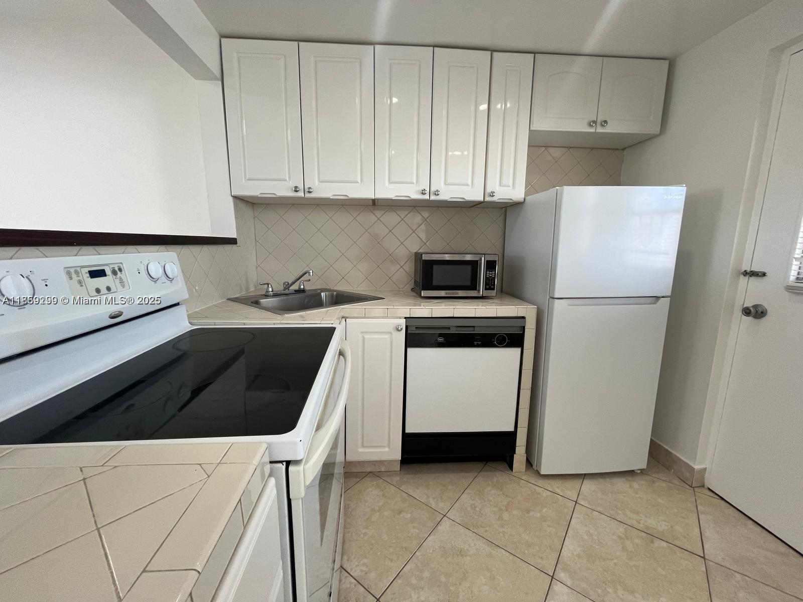 4141 Nautilus Dr 7F