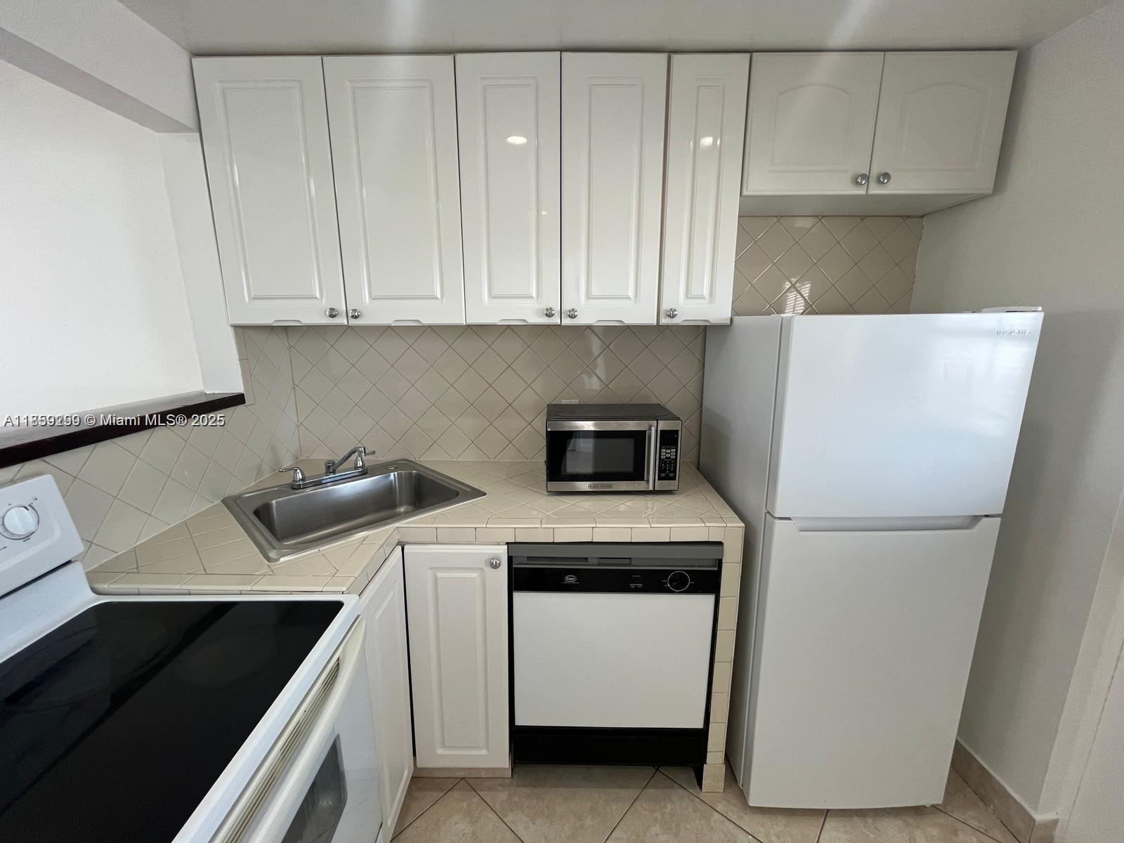 4141 Nautilus Dr 7F