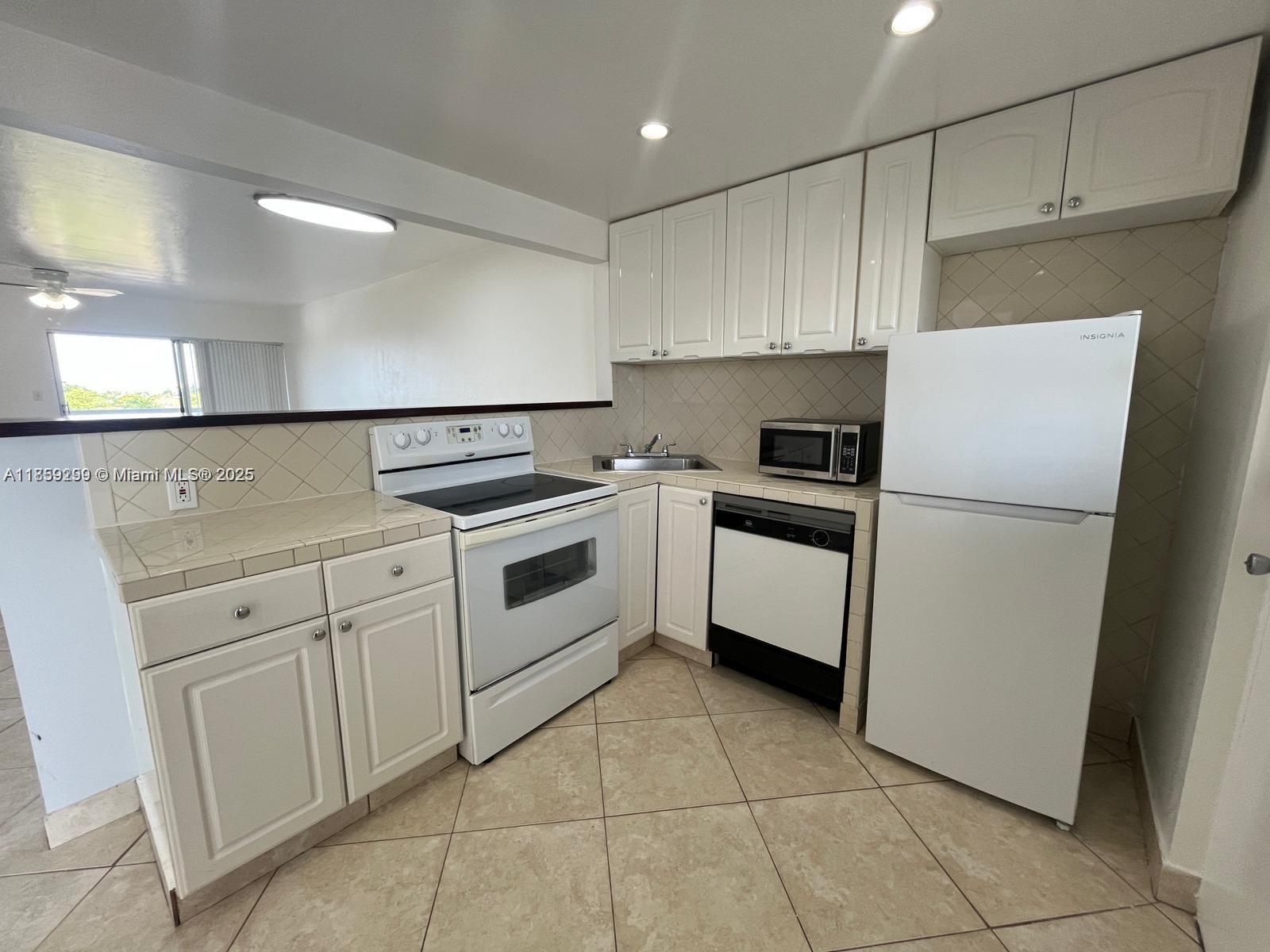 4141 Nautilus Dr 7F