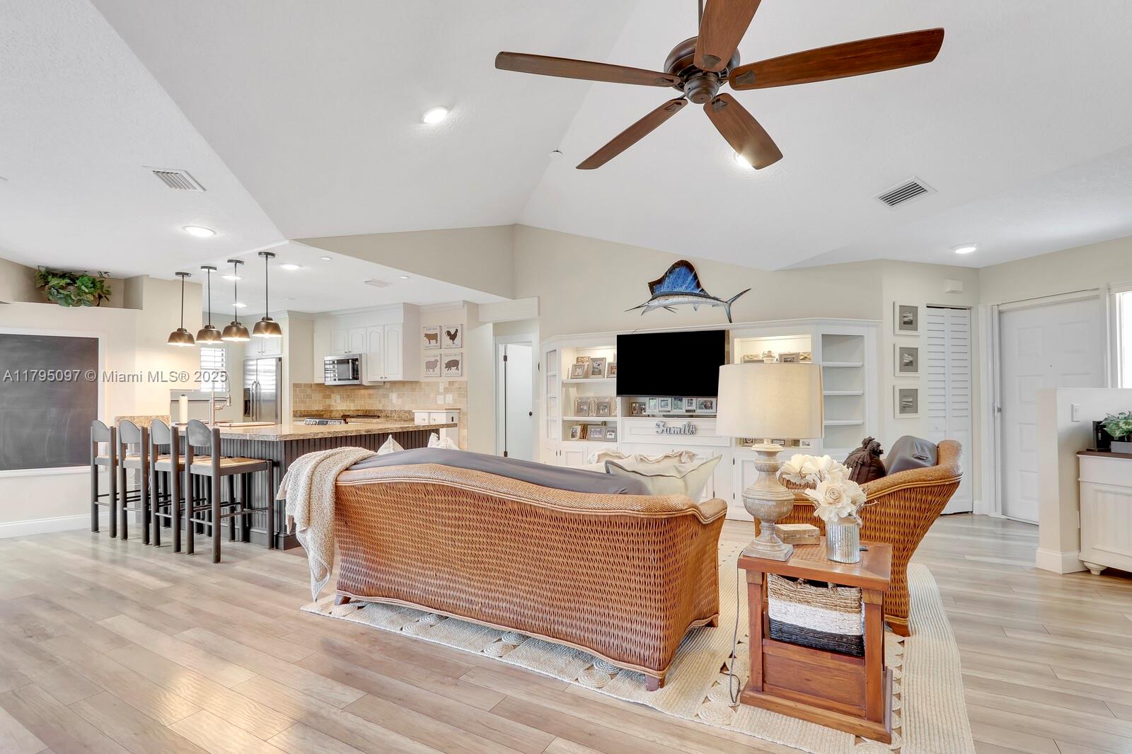 BELLA VISTA - Residential