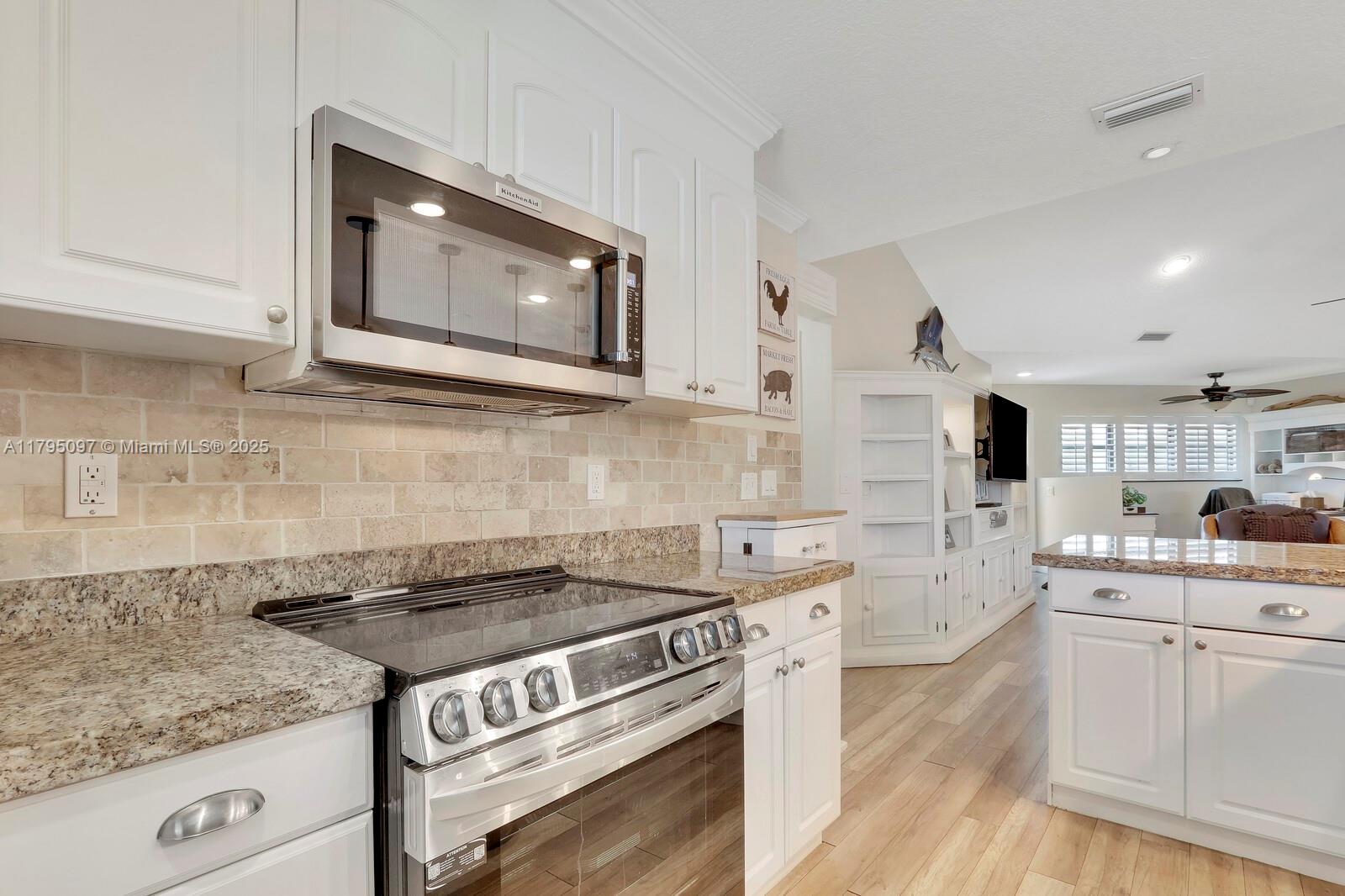 BELLA VISTA - Residential