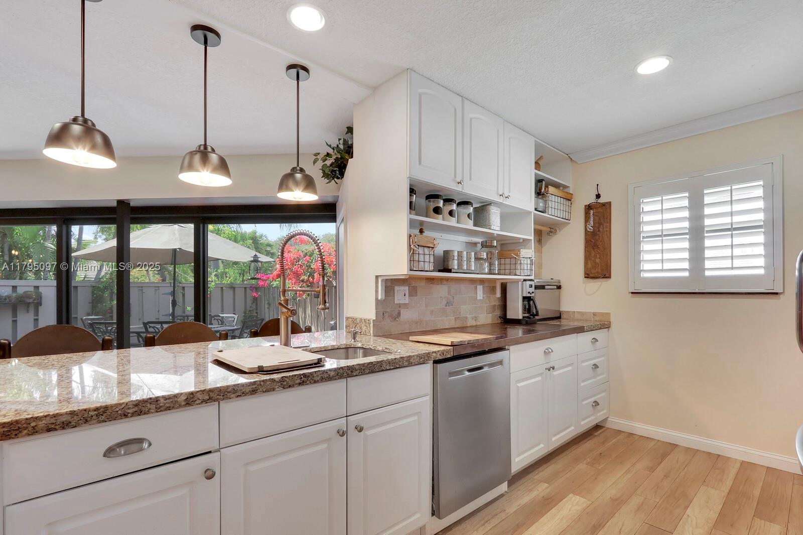 BELLA VISTA - Residential