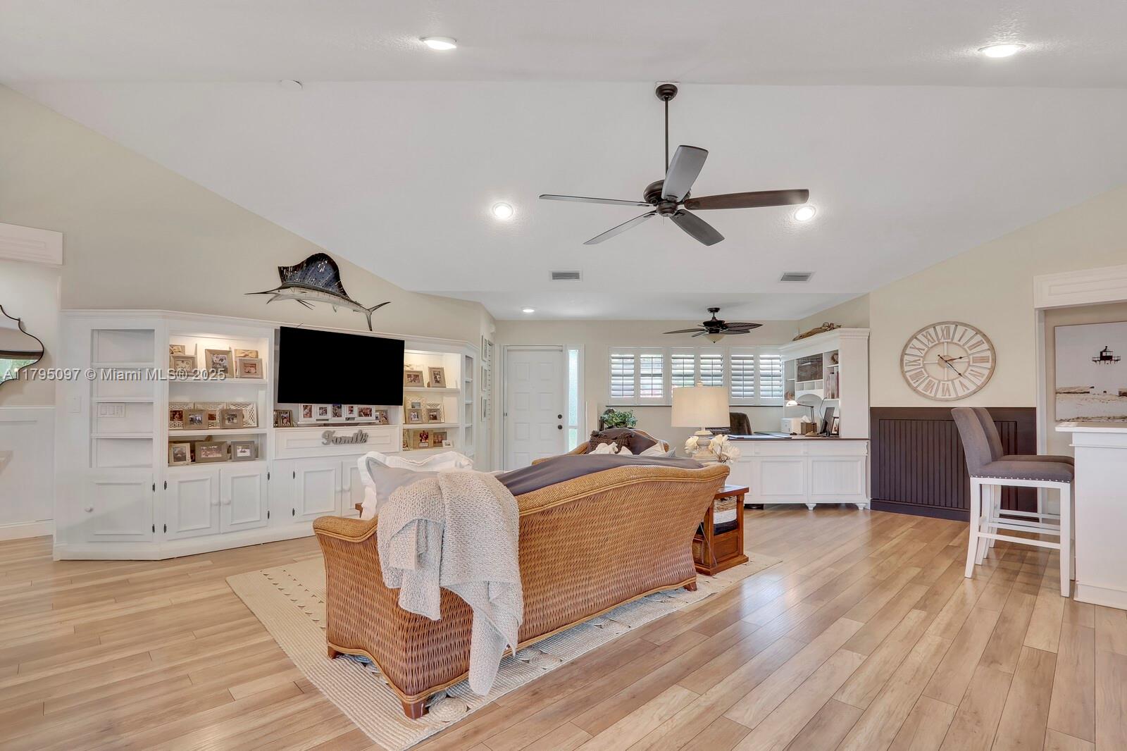 BELLA VISTA - Residential
