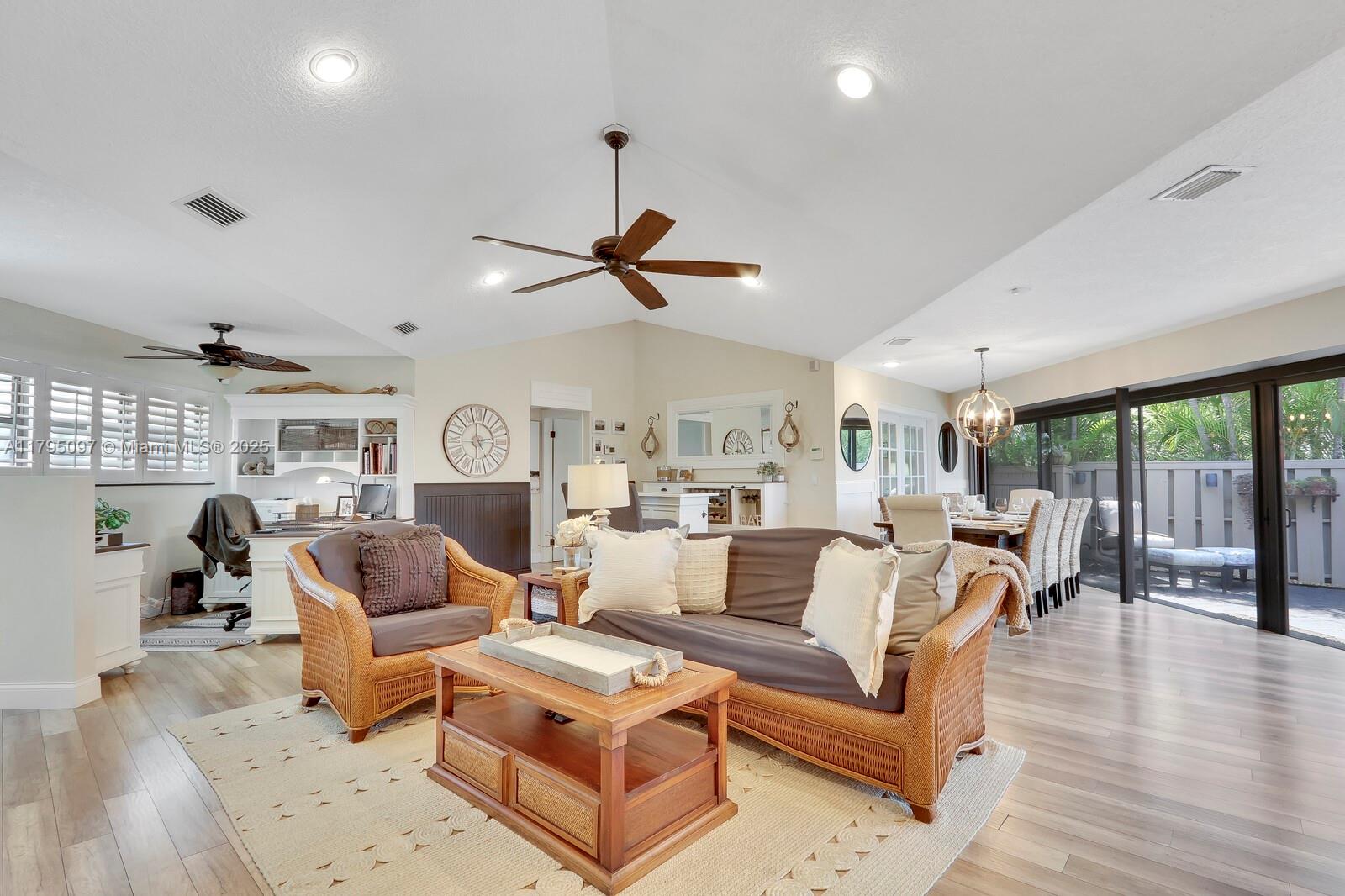 BELLA VISTA - Residential