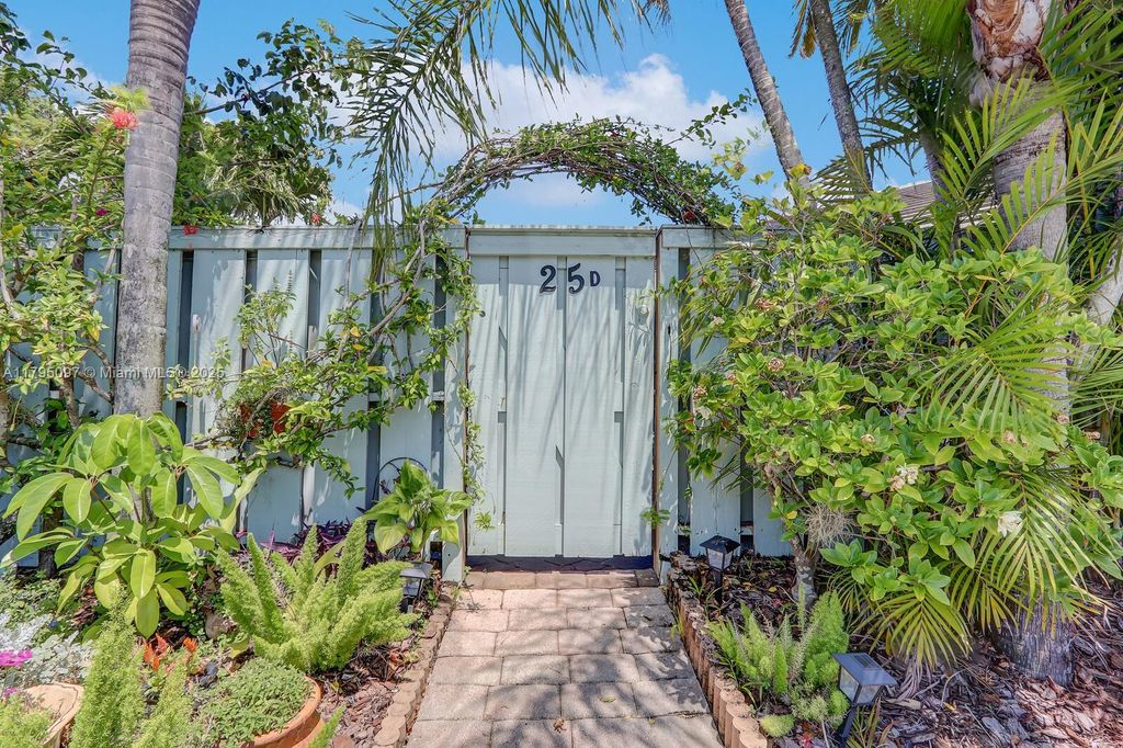 Photo of 1127 E Seminole Ave #25D, Jupiter, FL 33477 (MLS # A11795097)