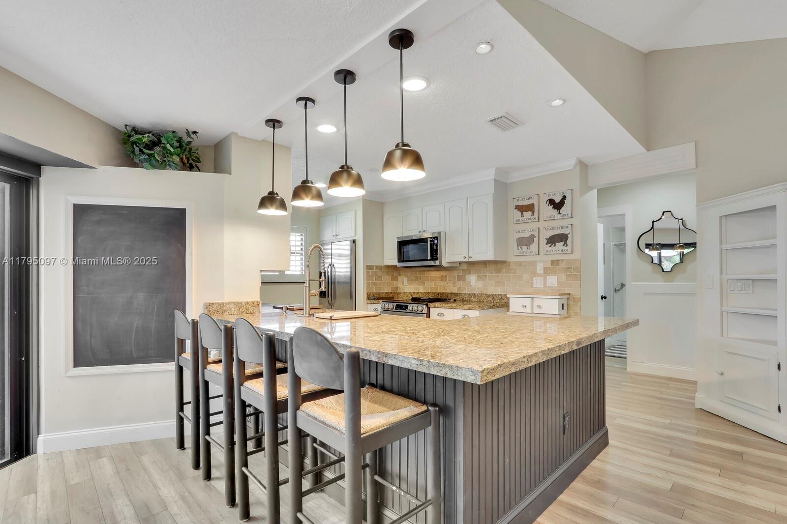 BELLA VISTA - Residential