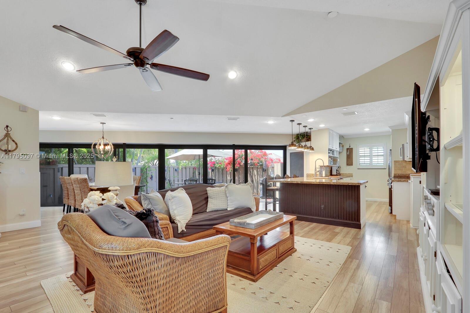 BELLA VISTA - Residential