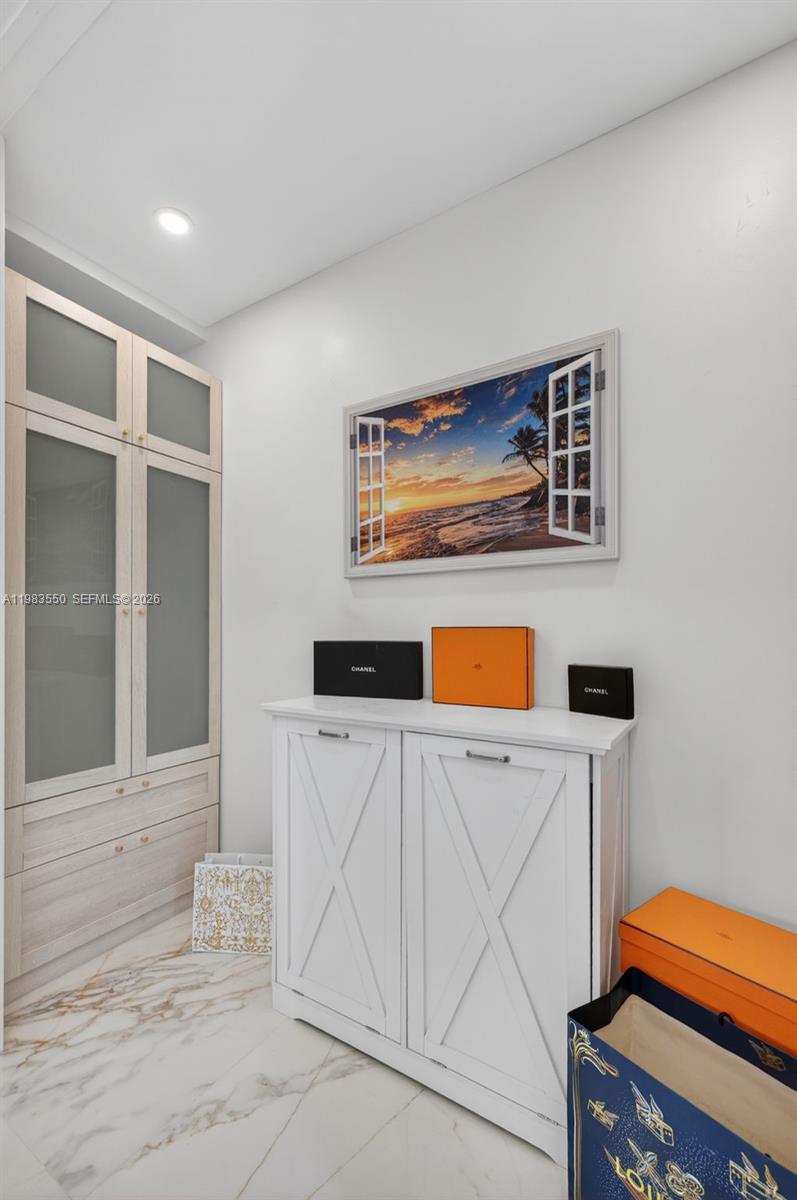 GRIFFINGS BISCAYNE PK EST - Residential