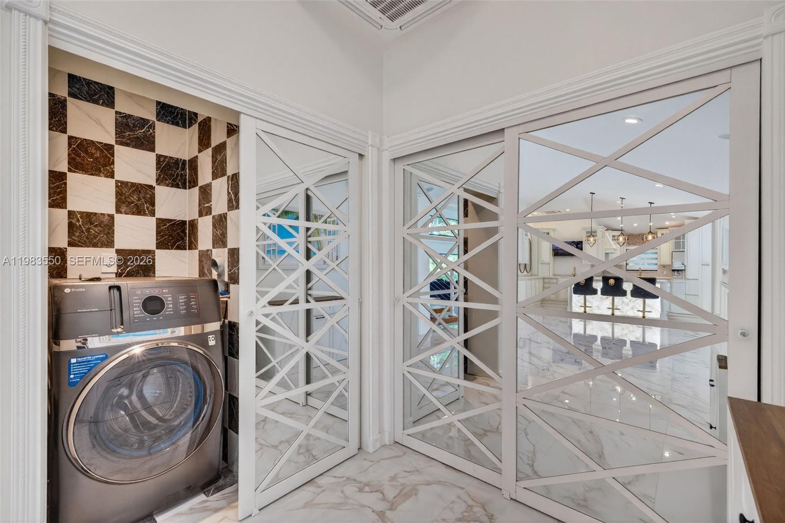 GRIFFINGS BISCAYNE PK EST - Residential