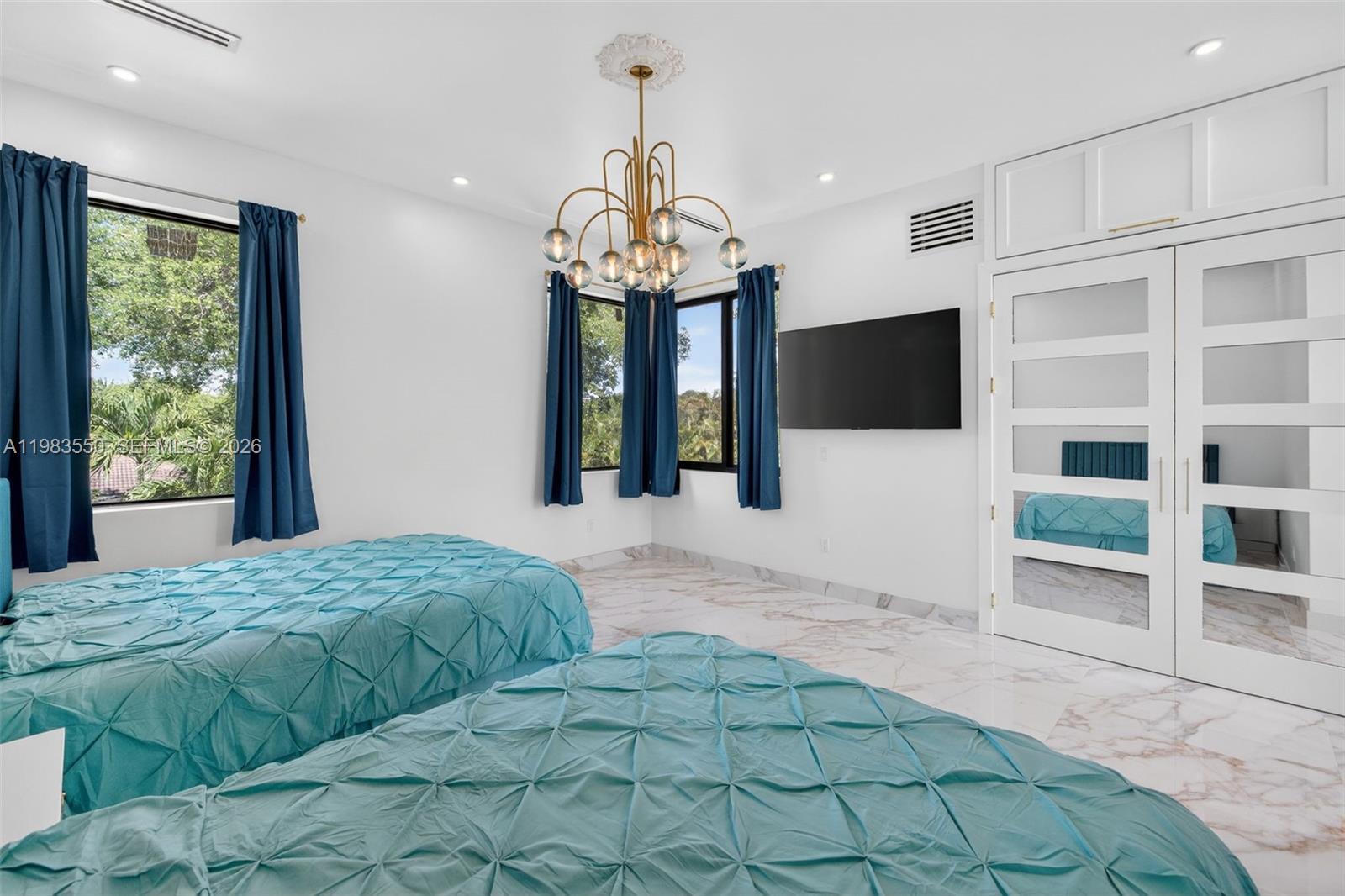 GRIFFINGS BISCAYNE PK EST - Residential