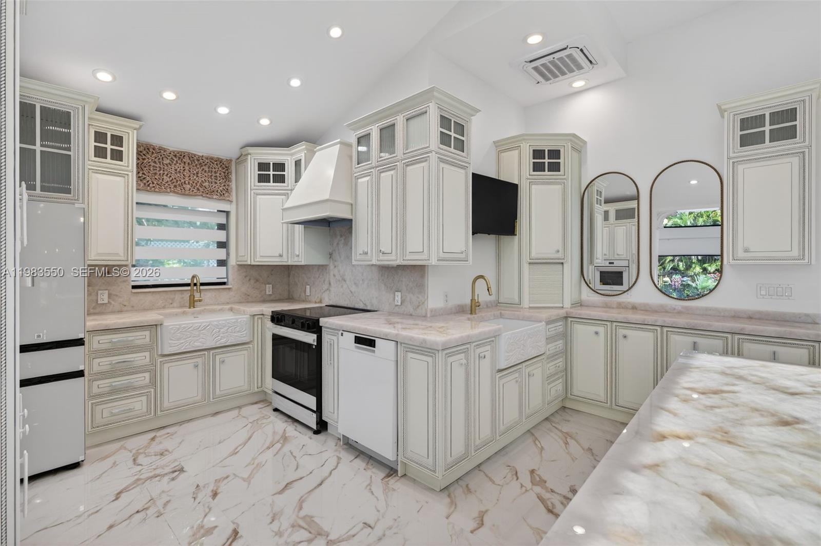 GRIFFINGS BISCAYNE PK EST - Residential