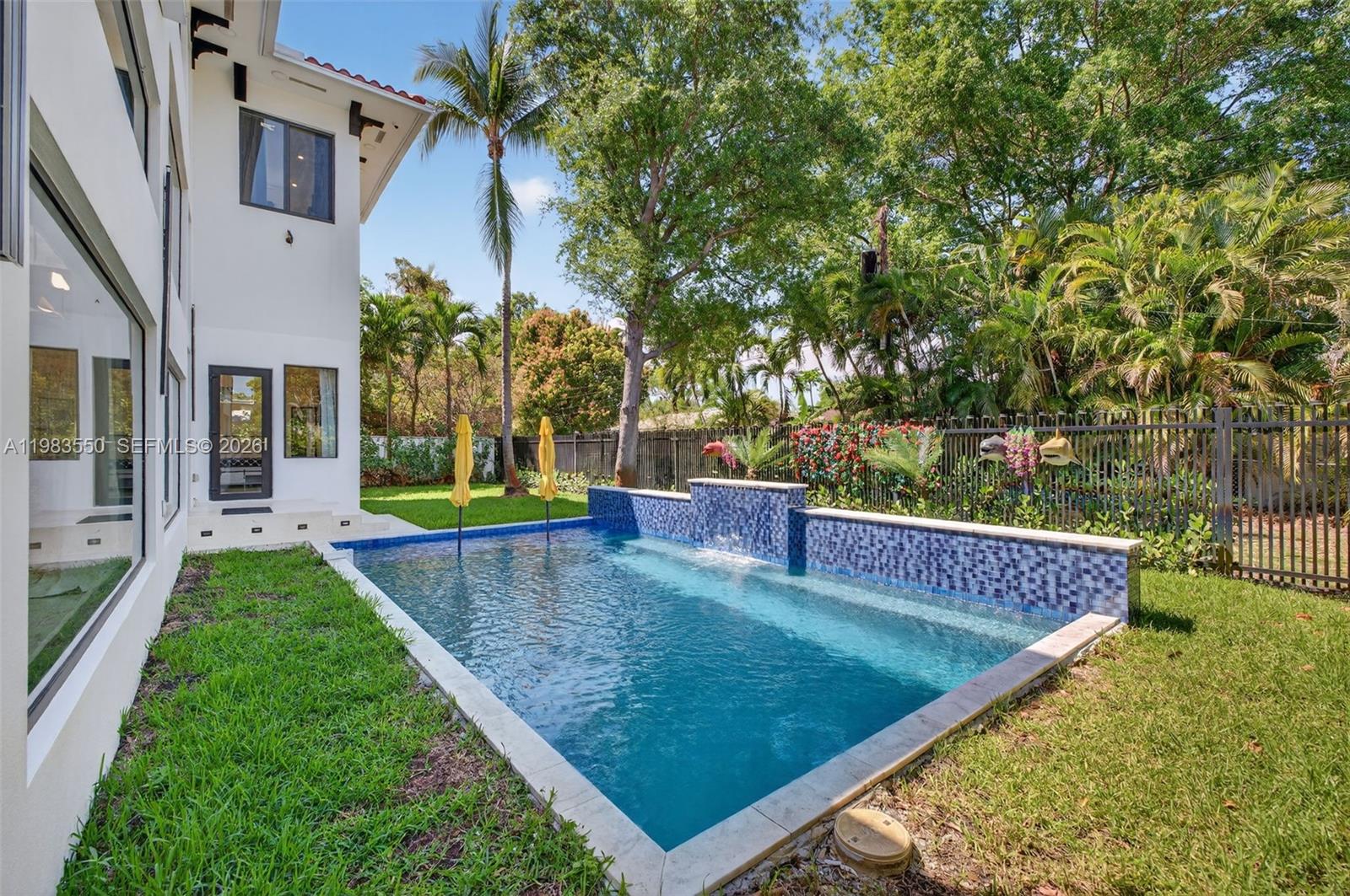 GRIFFINGS BISCAYNE PK EST - Residential