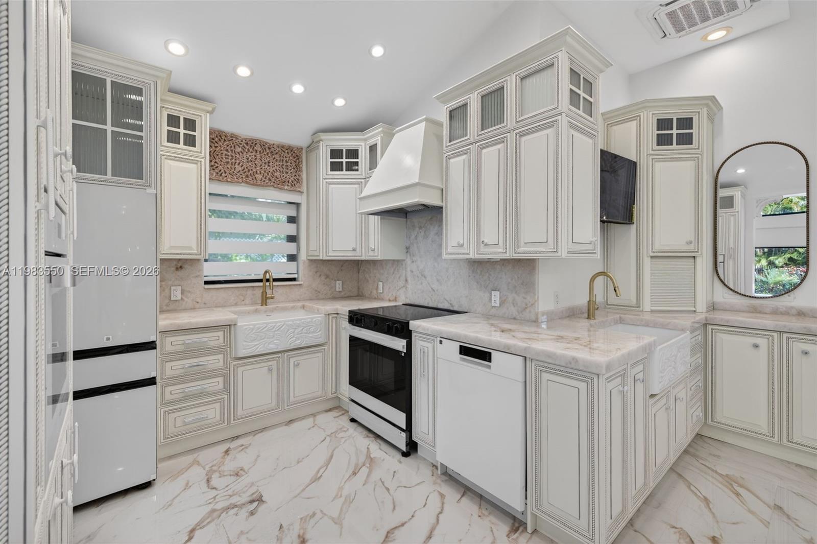 GRIFFINGS BISCAYNE PK EST - Residential