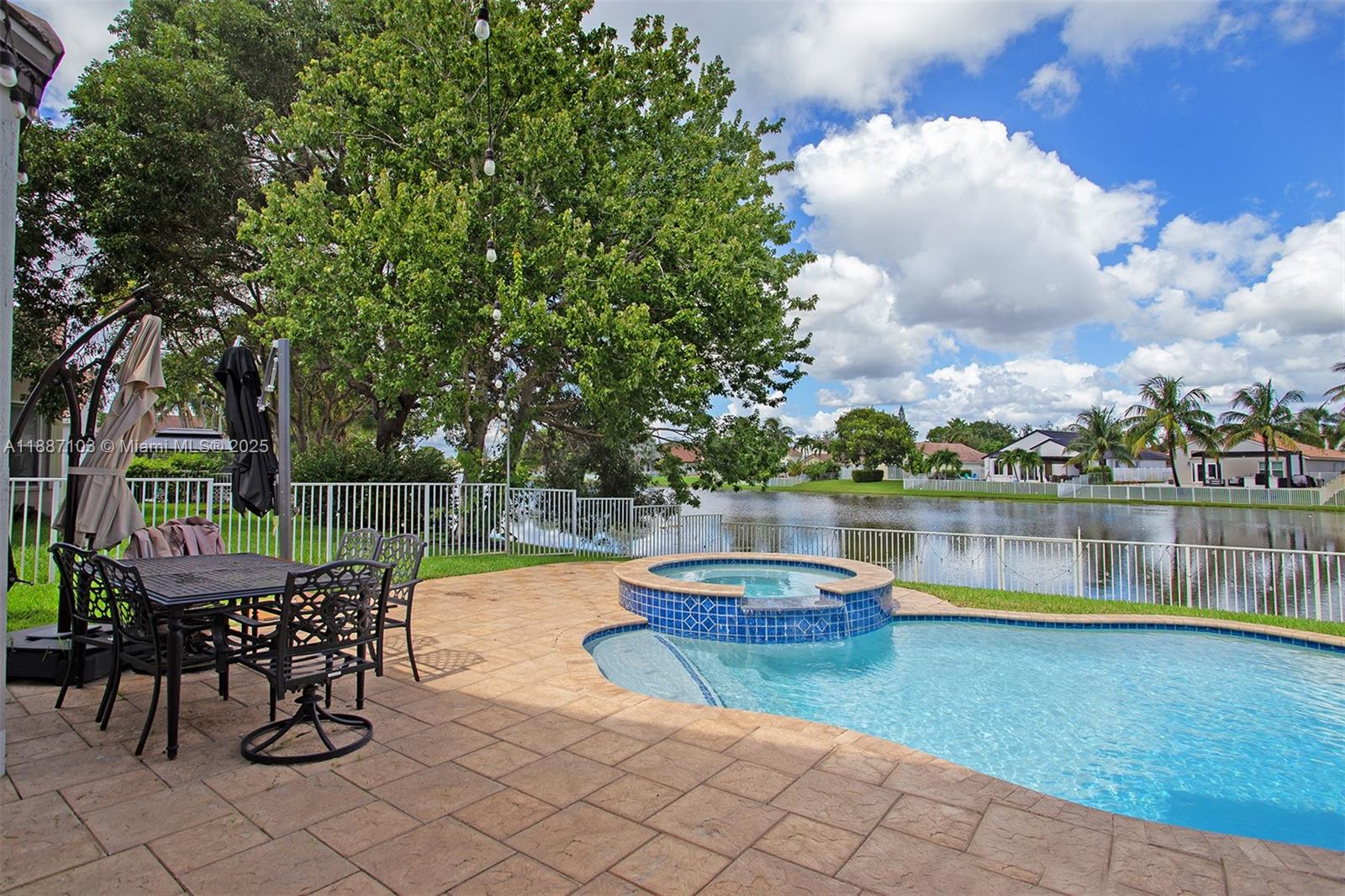 SUNSET LAKES PLAT TWO - Residential
