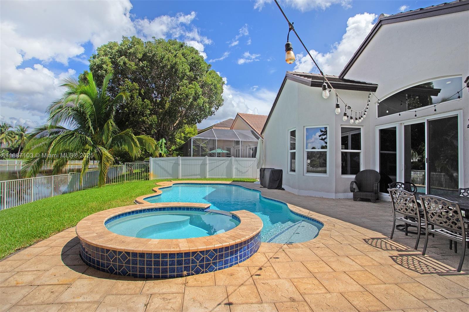 SUNSET LAKES PLAT TWO - Residential