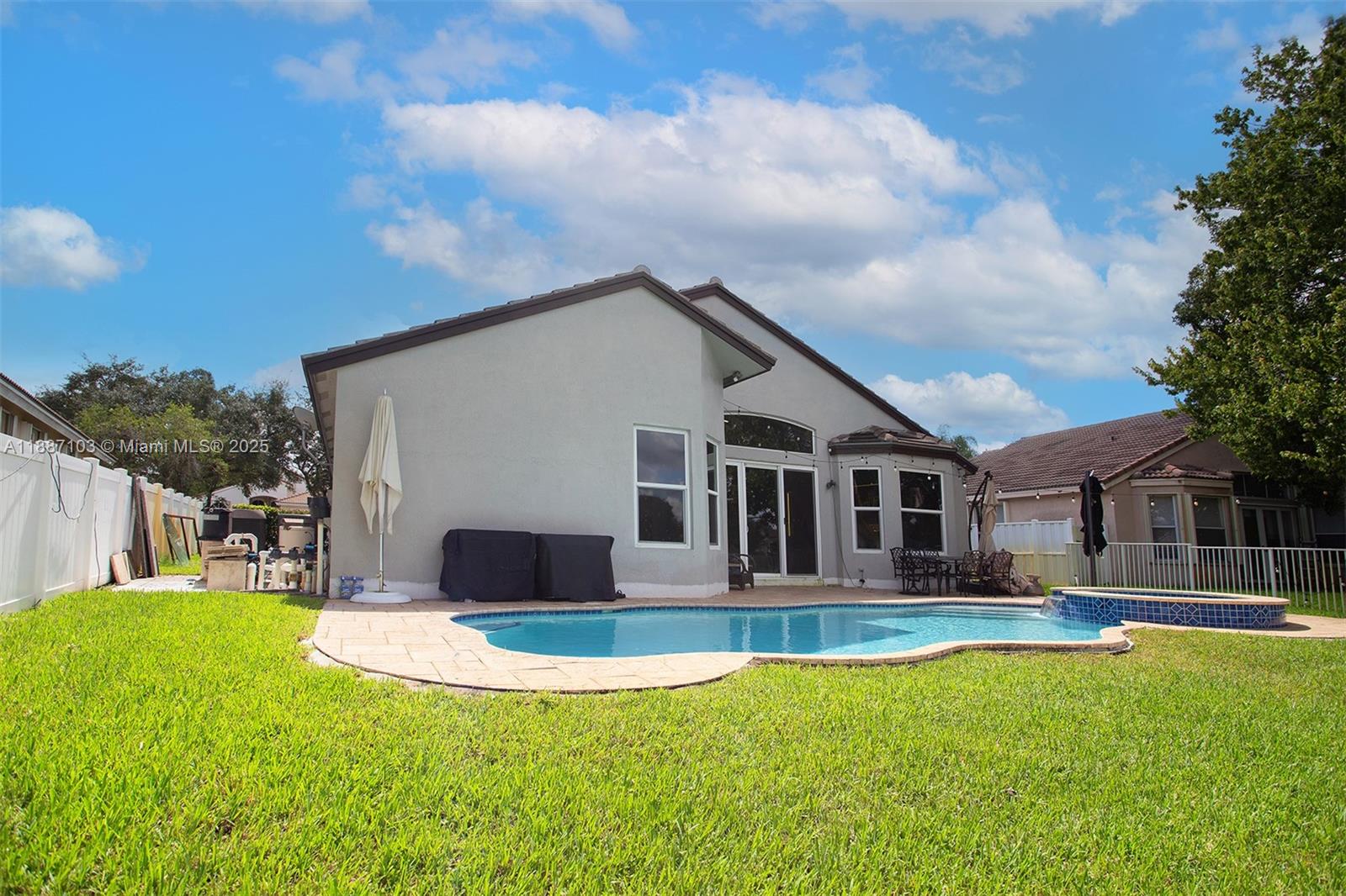 SUNSET LAKES PLAT TWO - Residential