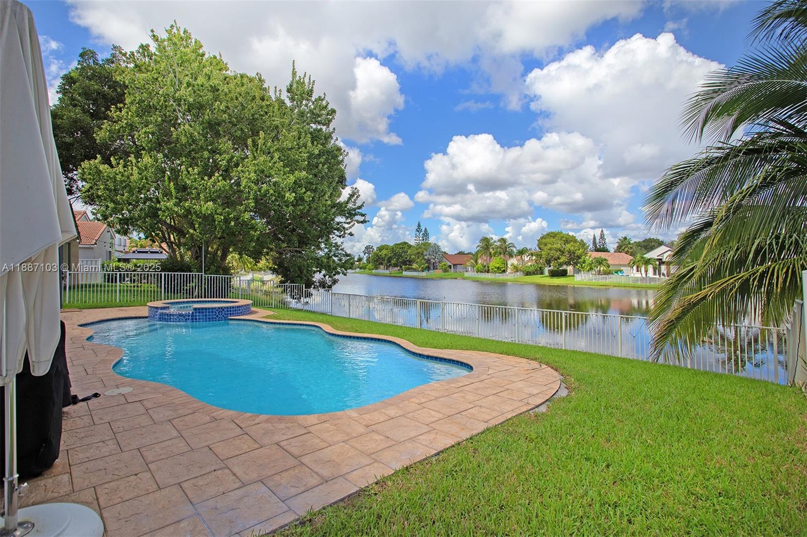 SUNSET LAKES PLAT TWO - Residential
