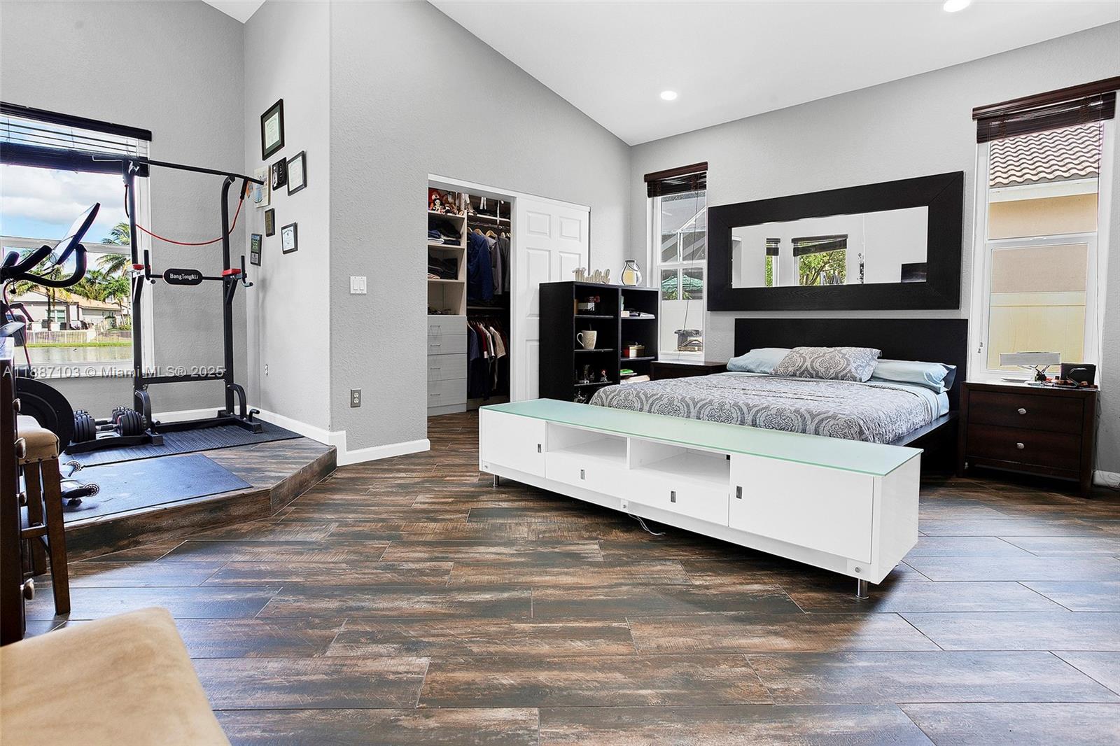 SUNSET LAKES PLAT TWO - Residential