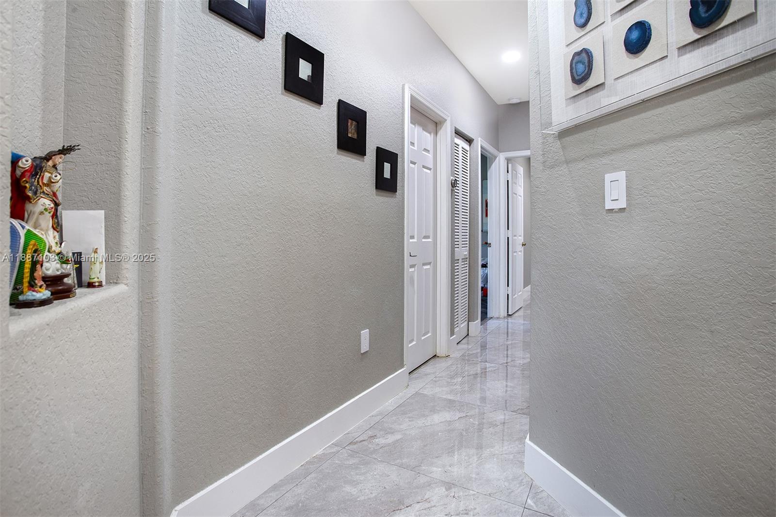 SUNSET LAKES PLAT TWO - Residential