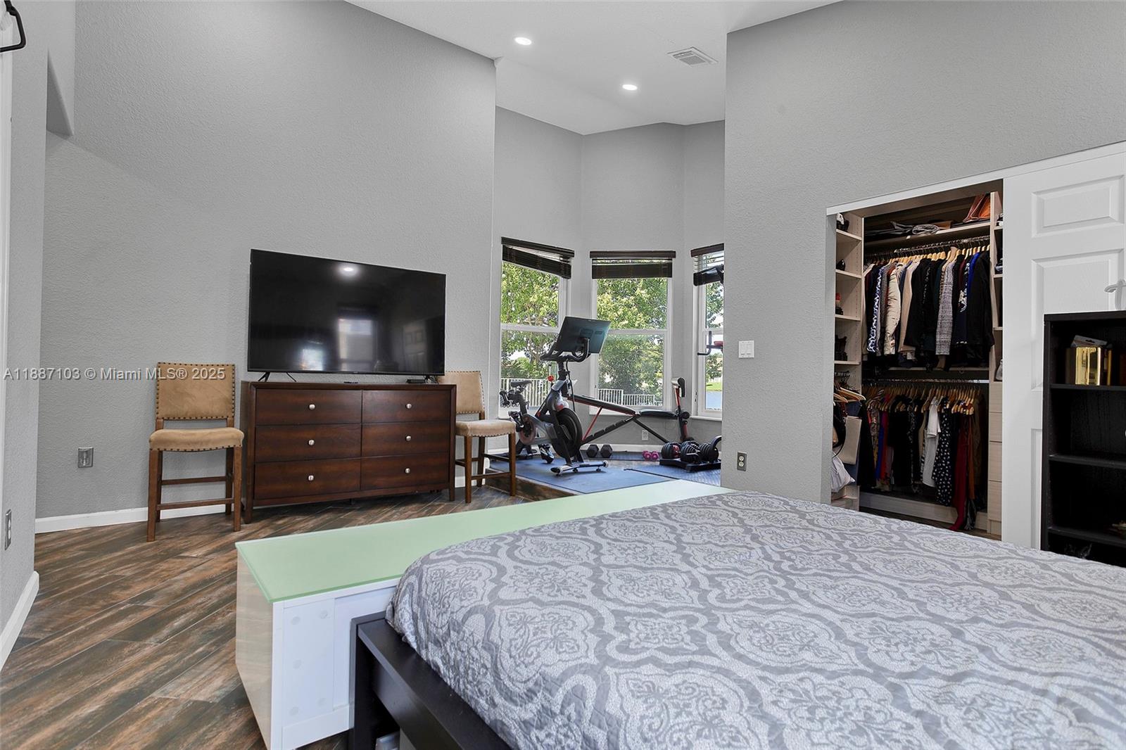 SUNSET LAKES PLAT TWO - Residential