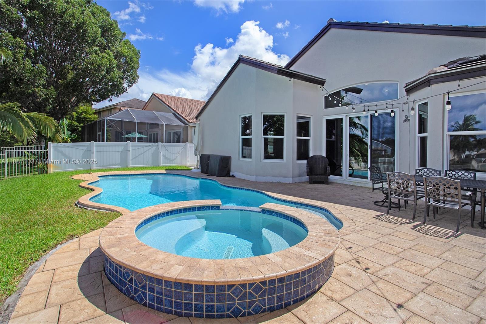 SUNSET LAKES PLAT TWO - Residential