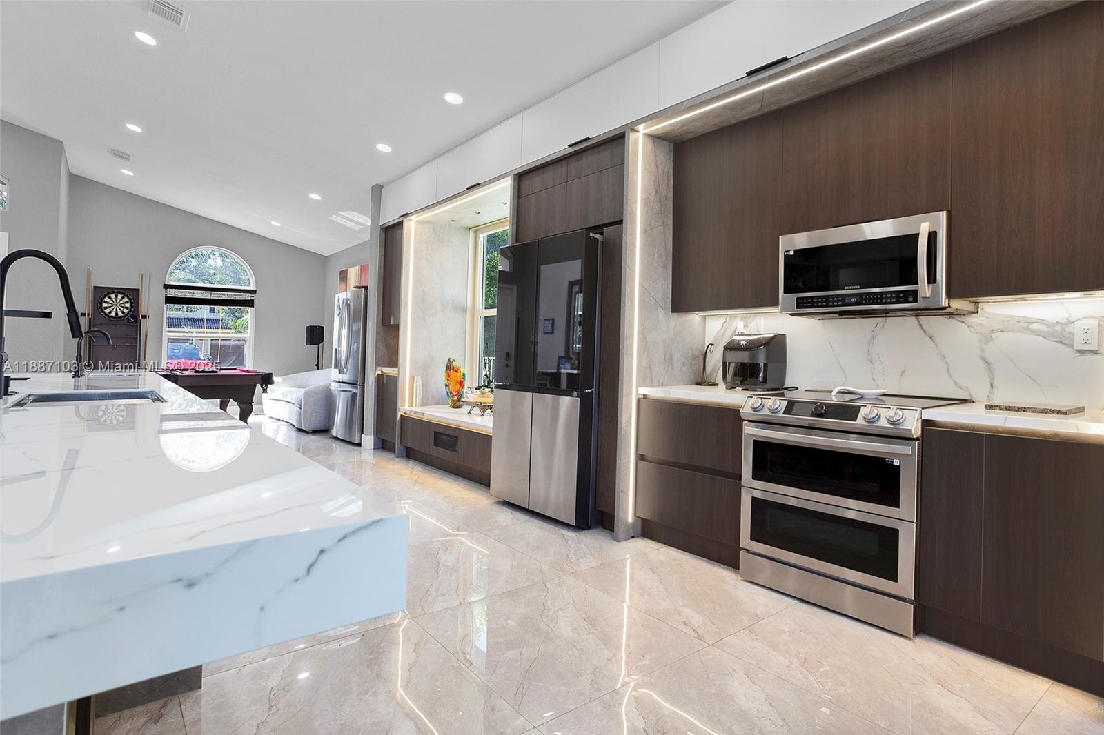 SUNSET LAKES PLAT TWO - Residential