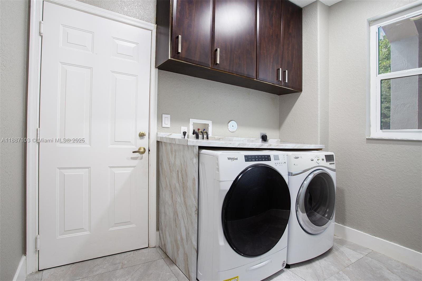 SUNSET LAKES PLAT TWO - Residential
