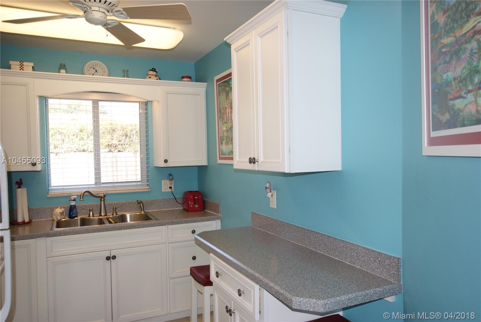 TEQUESTA GARDEN CONDO 6 - Residential