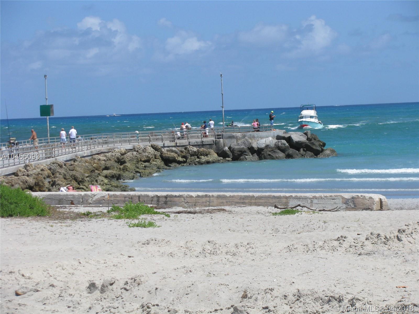 TEQUESTA GARDEN CONDO 6 - Residential