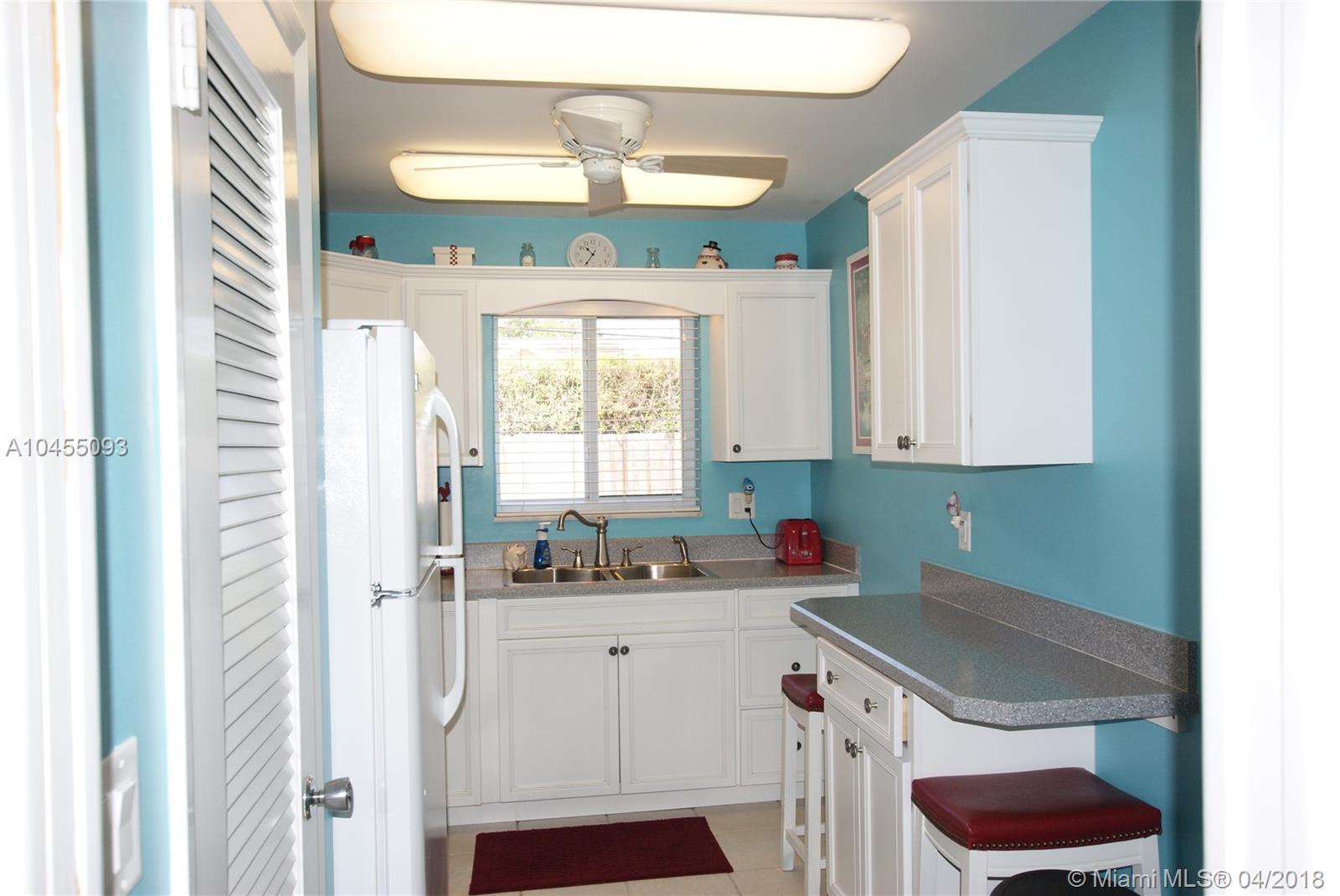 TEQUESTA GARDEN CONDO 6 - Residential