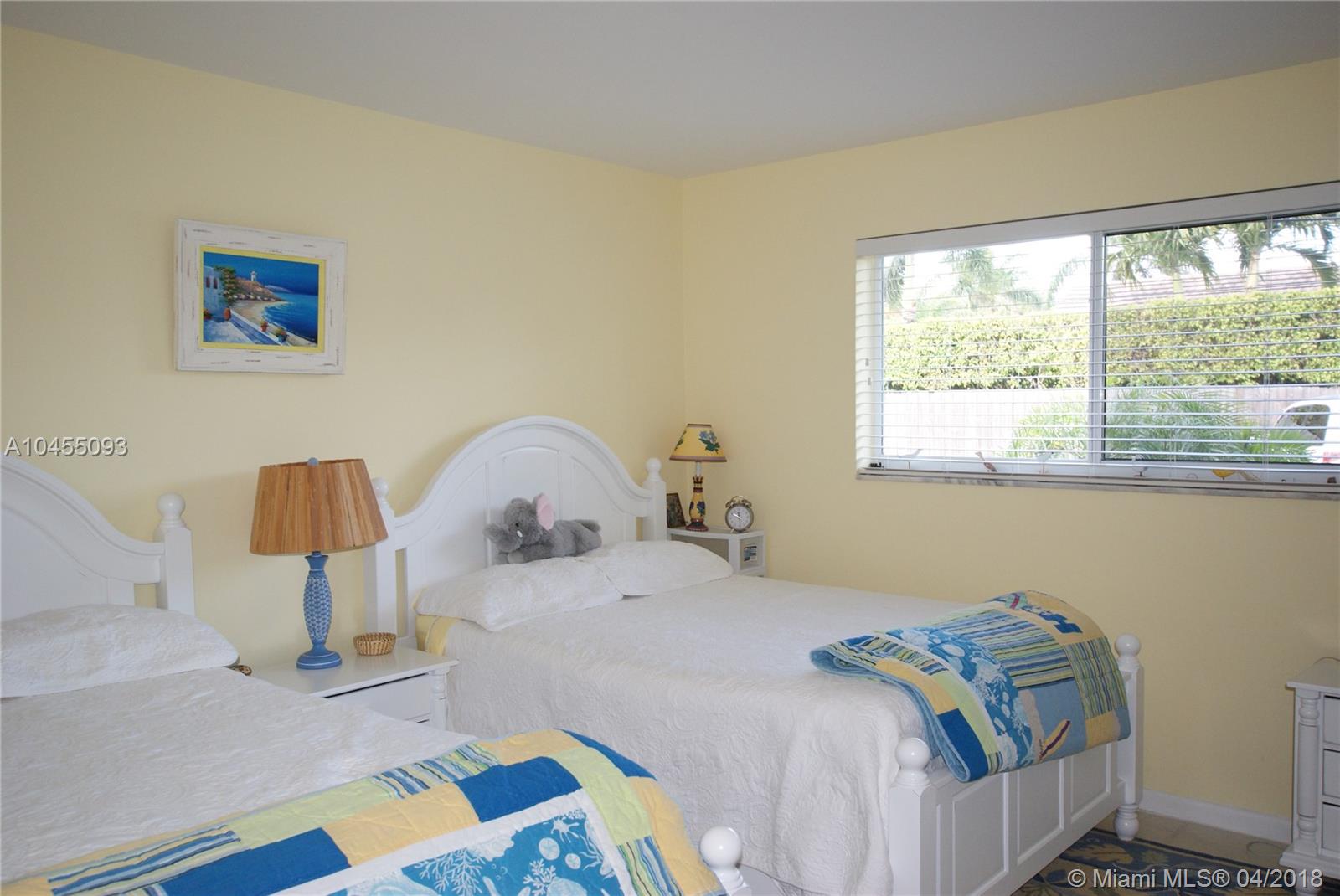 TEQUESTA GARDEN CONDO 6 - Residential