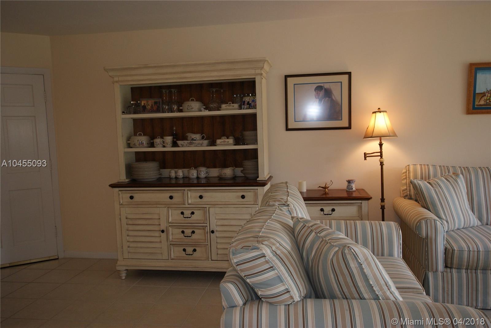 TEQUESTA GARDEN CONDO 6 - Residential