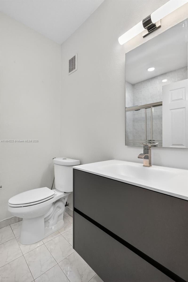 VILLA VIZCAYA CONDO - Residential Lease