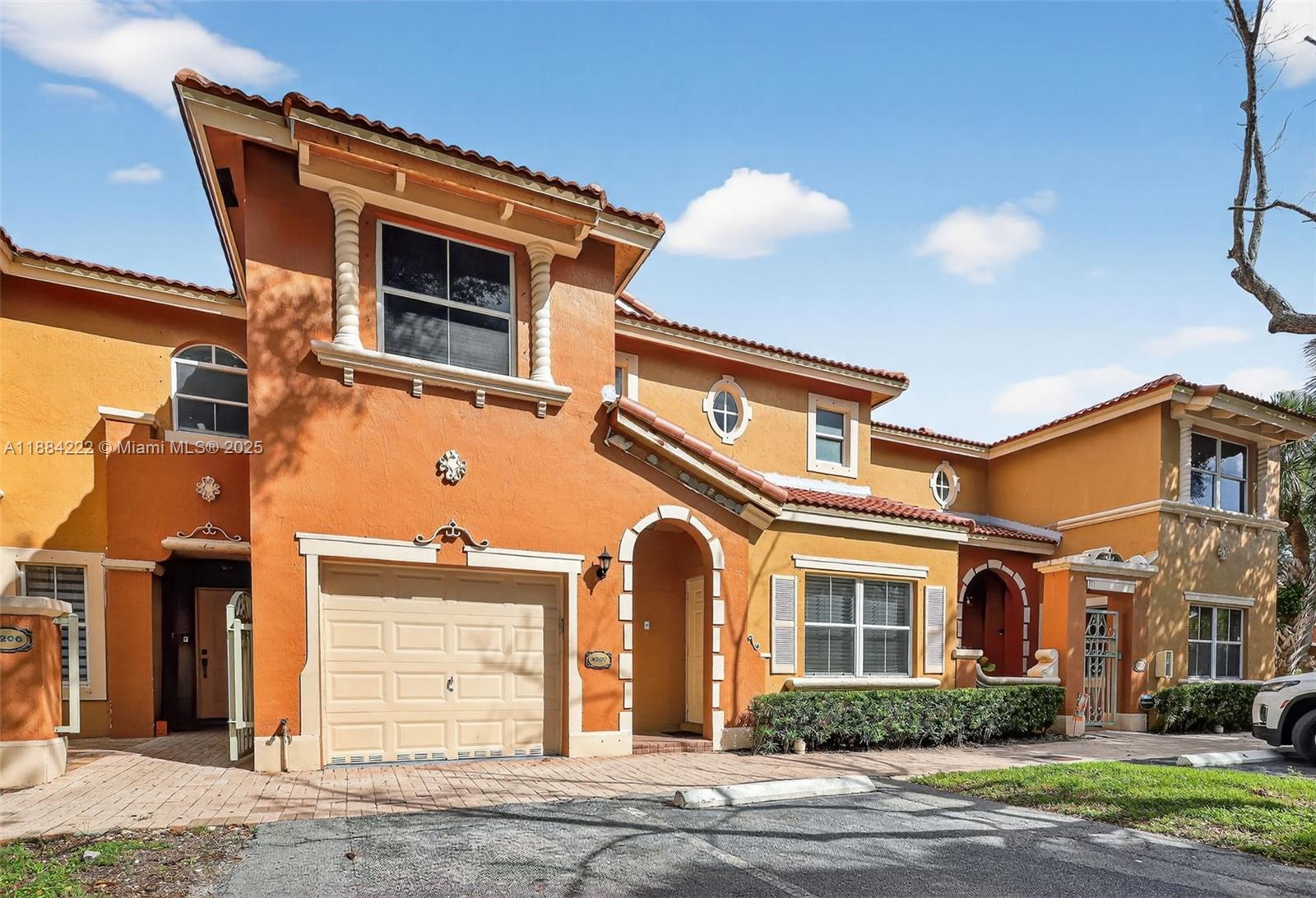 VILLA VIZCAYA CONDO - Residential Lease