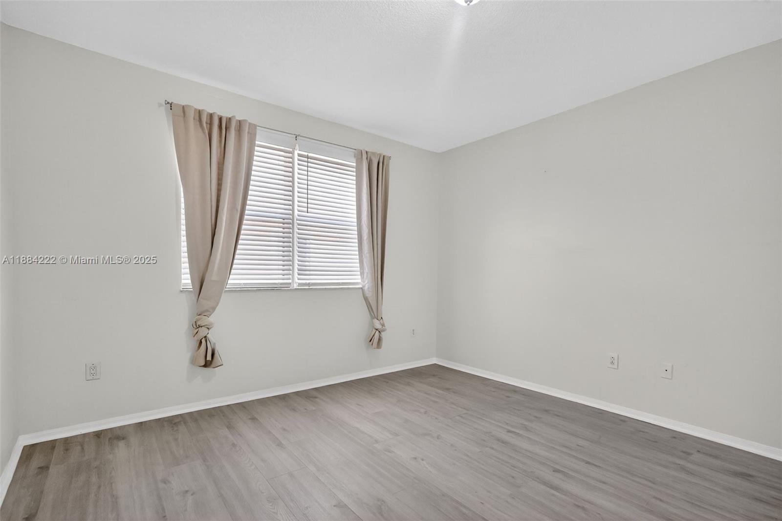 VILLA VIZCAYA CONDO - Residential Lease