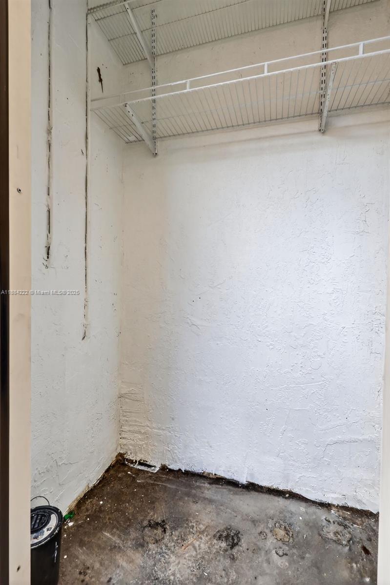 VILLA VIZCAYA CONDO - Residential Lease