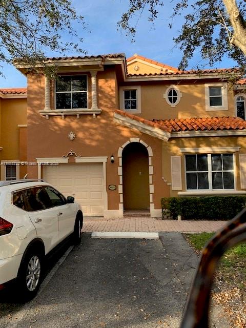 VILLA VIZCAYA CONDO - Residential Lease