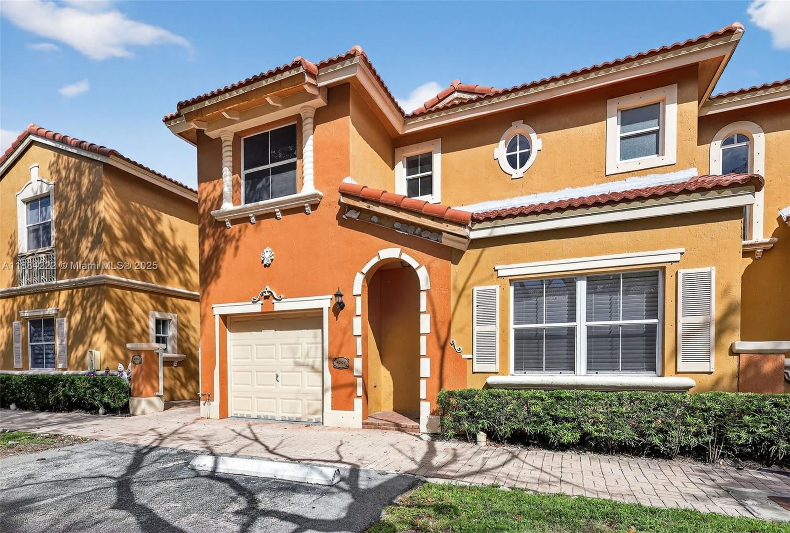 VILLA VIZCAYA CONDO - Residential Lease