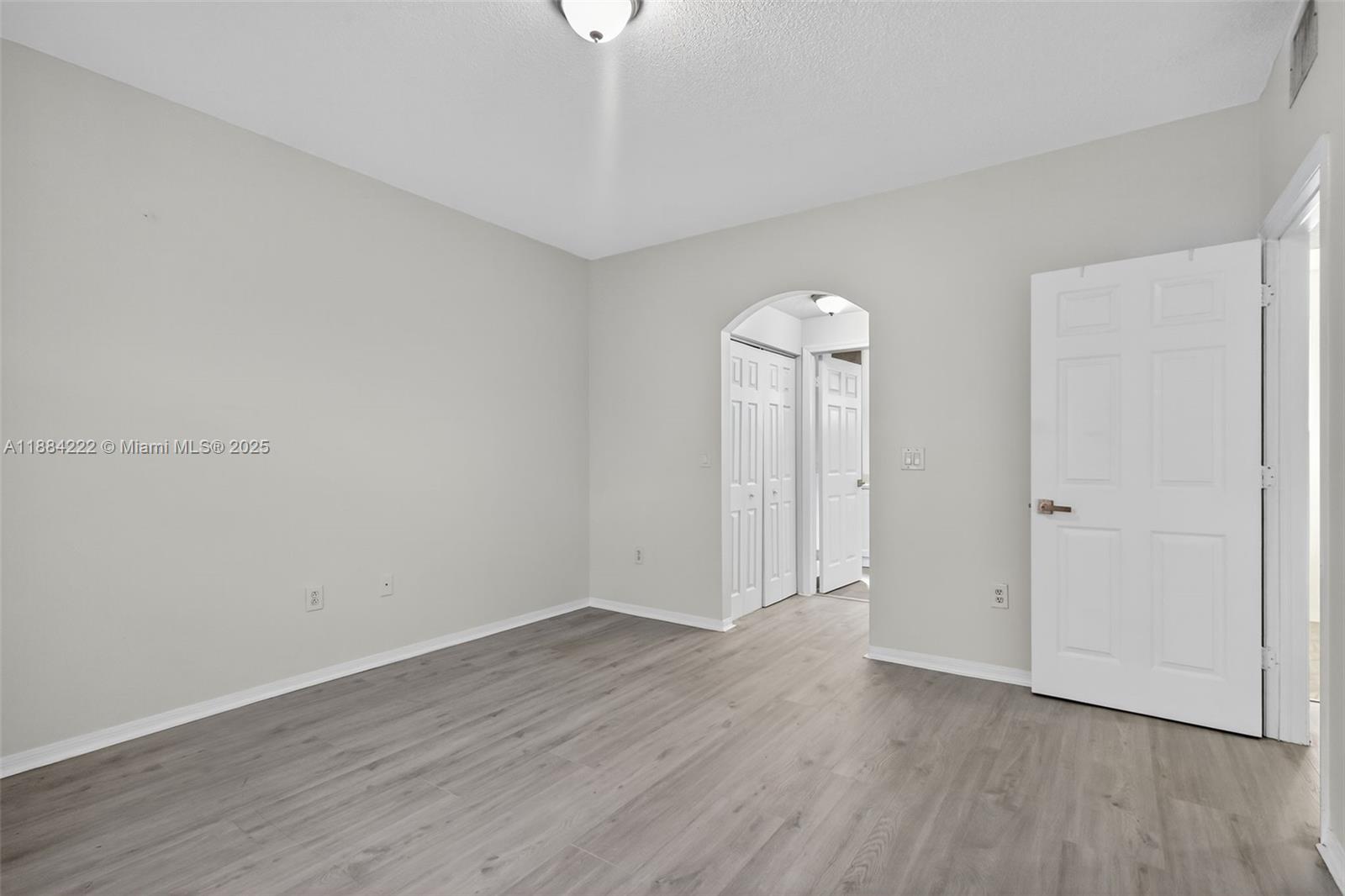 VILLA VIZCAYA CONDO - Residential Lease