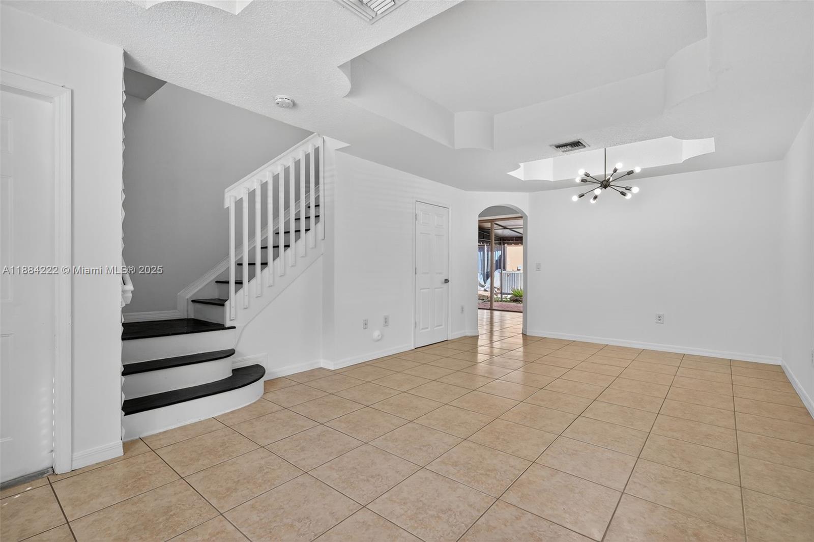 VILLA VIZCAYA CONDO - Residential Lease