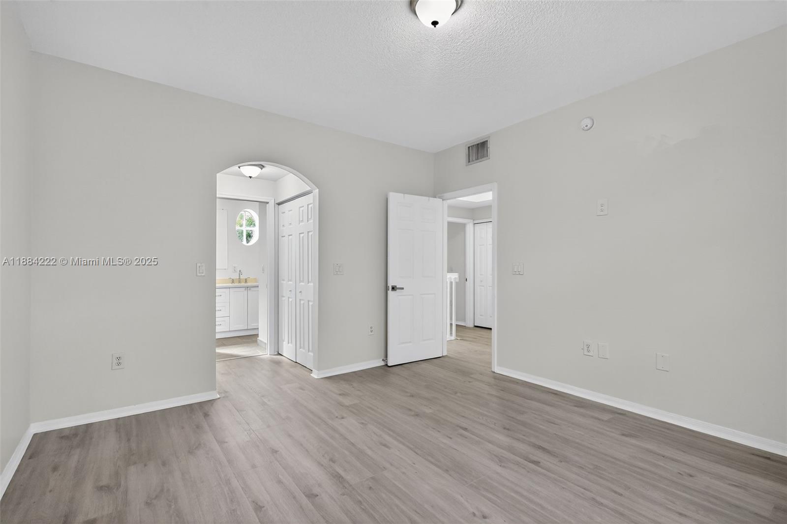 VILLA VIZCAYA CONDO - Residential Lease