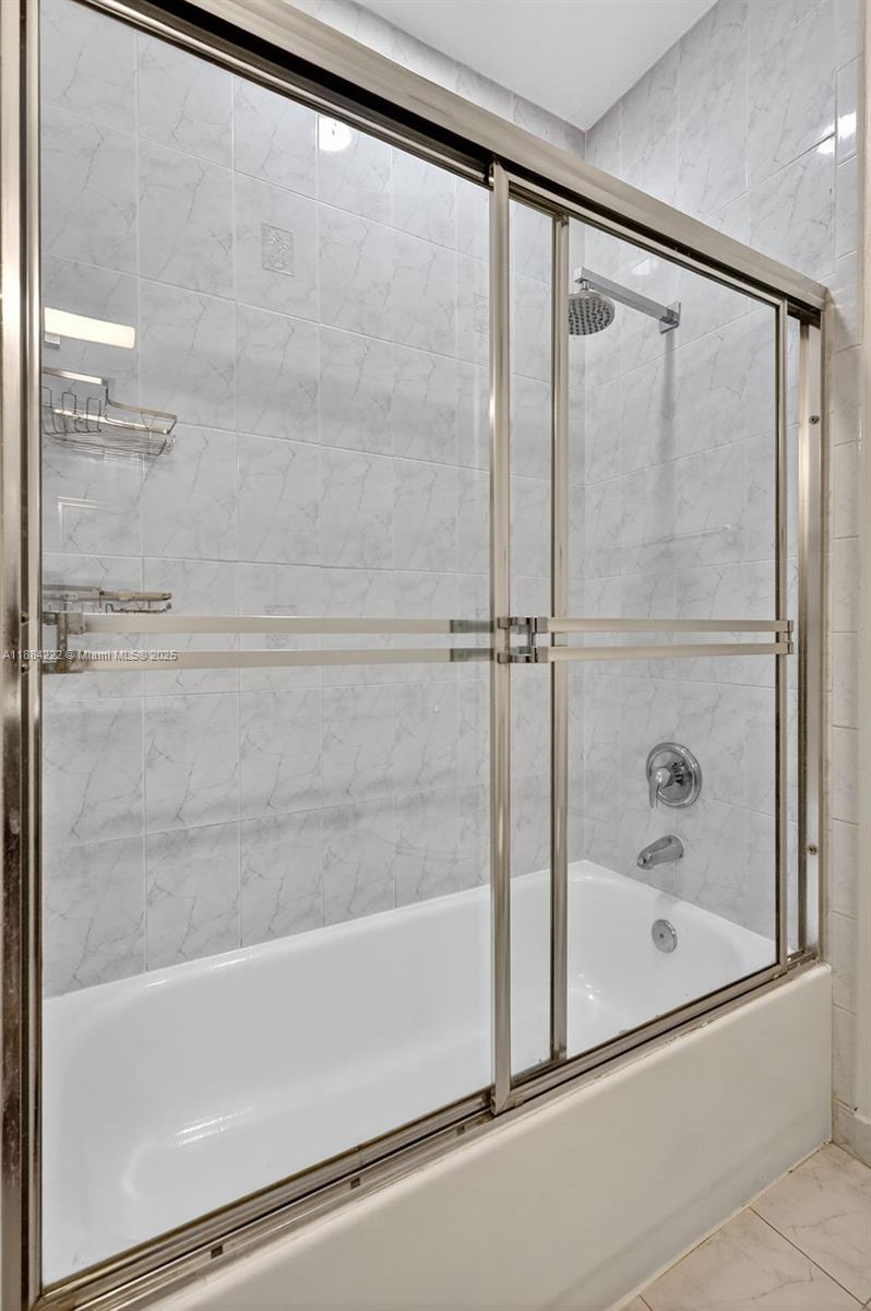 VILLA VIZCAYA CONDO - Residential Lease